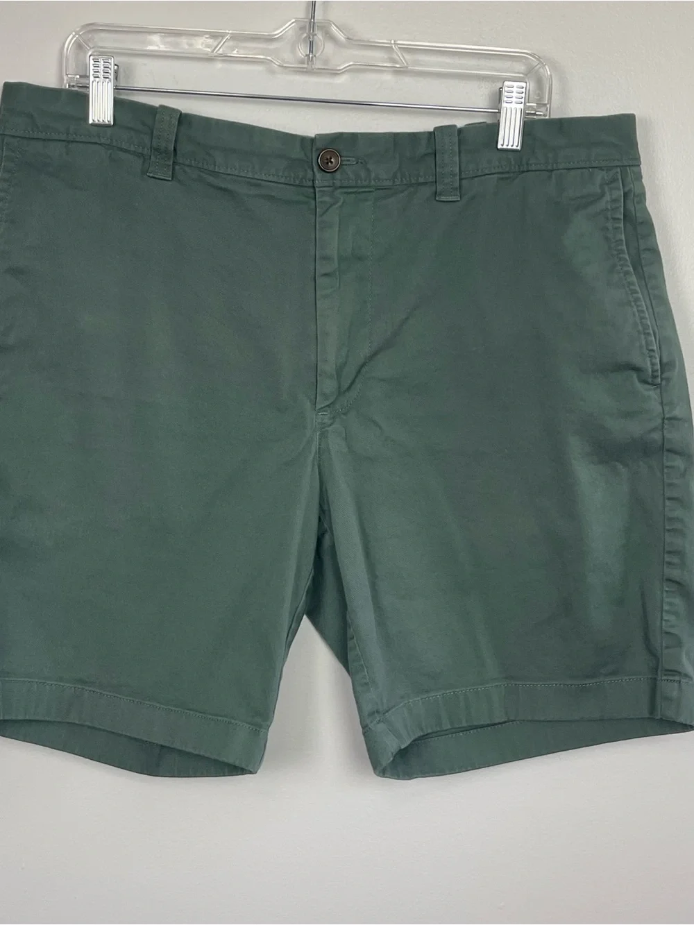 J.Crew 9” Inseam Stretch Chino Shorts – Men’s Size 36 – Sage Green